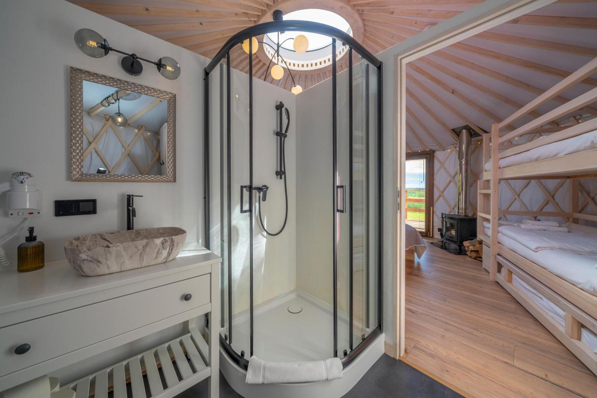 Bed and Breakfast Dom W Domu - Izera Glamping Gajowka  Habitación foto