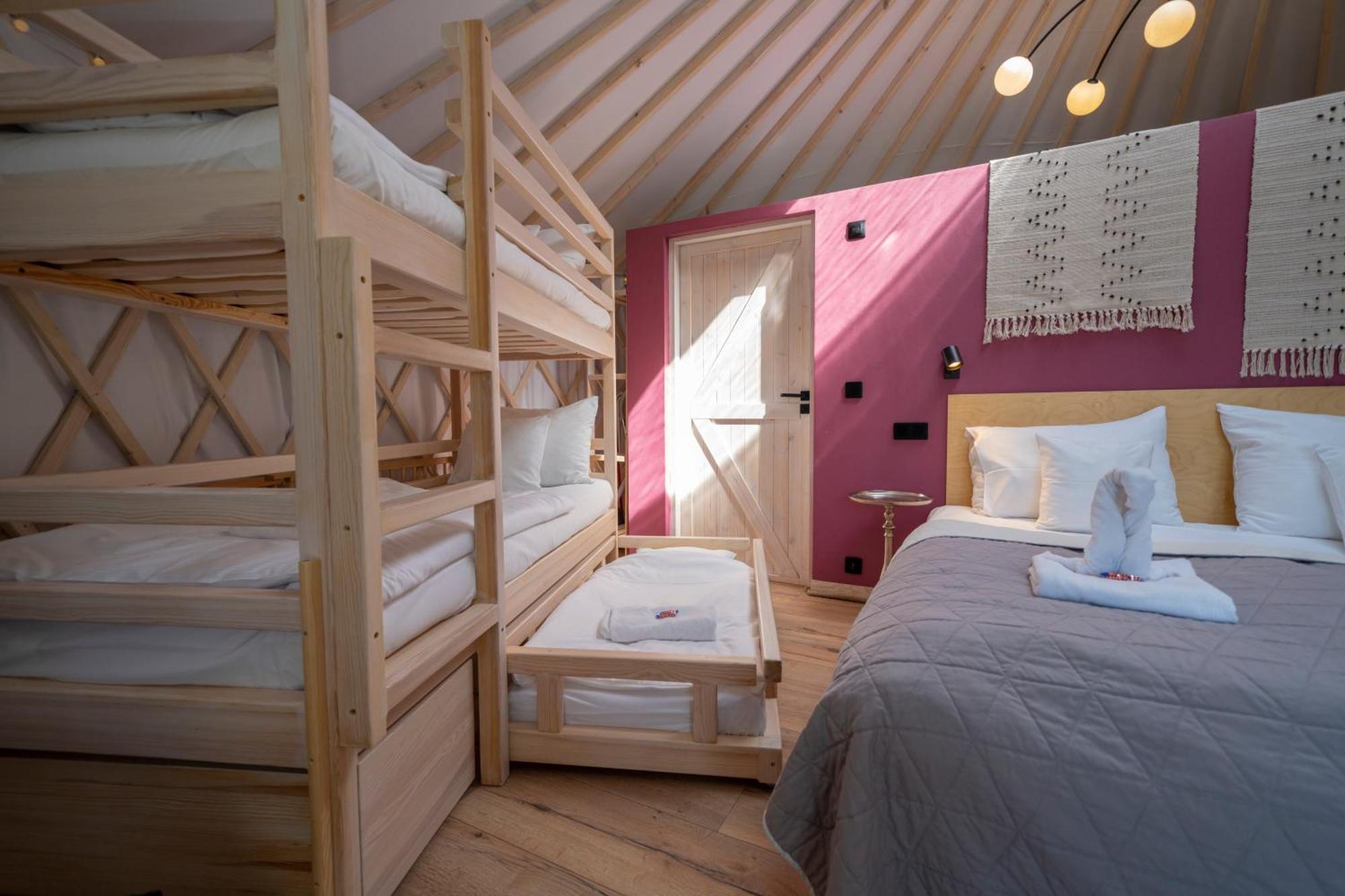Bed and Breakfast Dom W Domu - Izera Glamping Gajowka  Habitación foto